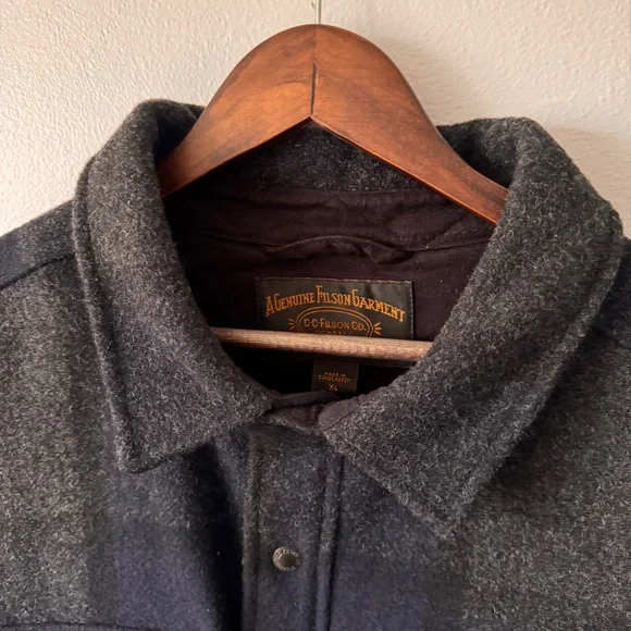 Filson Men's Plaid Mackinaw Jacket